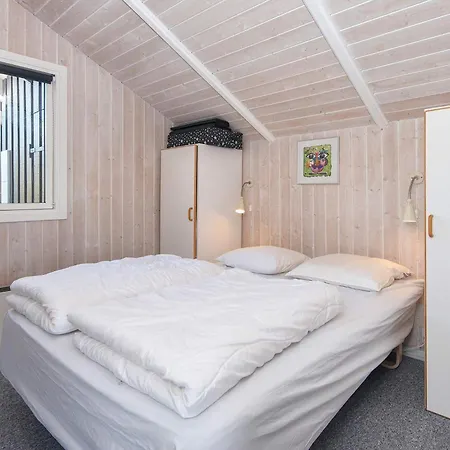 Дом отдыха 6 Person In Sjolund-by Traum